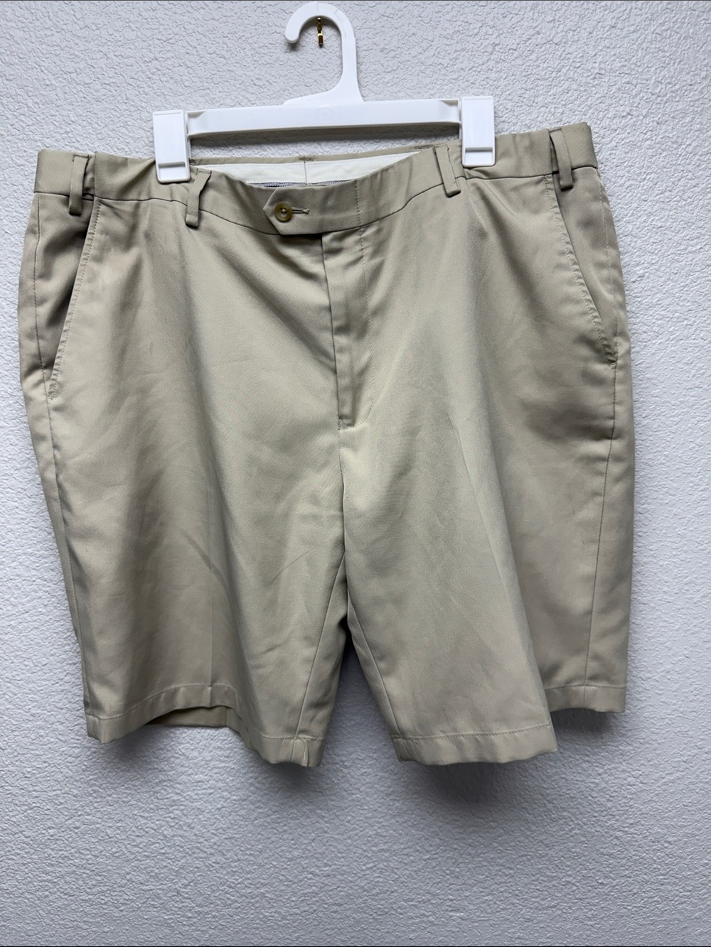 Jos. A. Bank Beige Flat-Front Men's Traveler Shorts